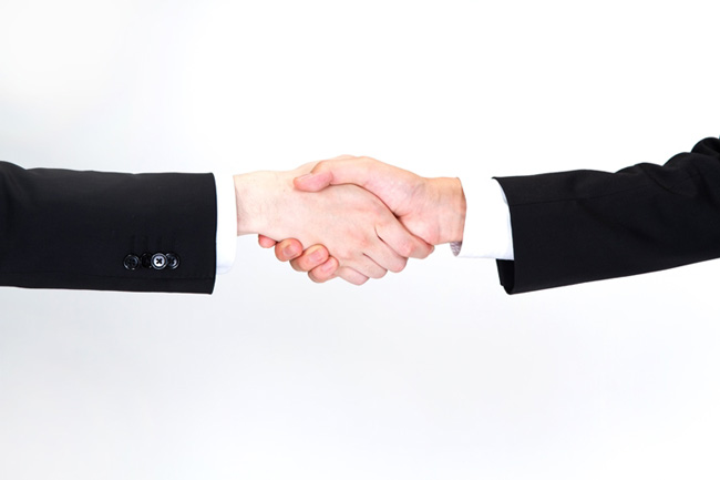 N934_akusyusuruhutaribiz500